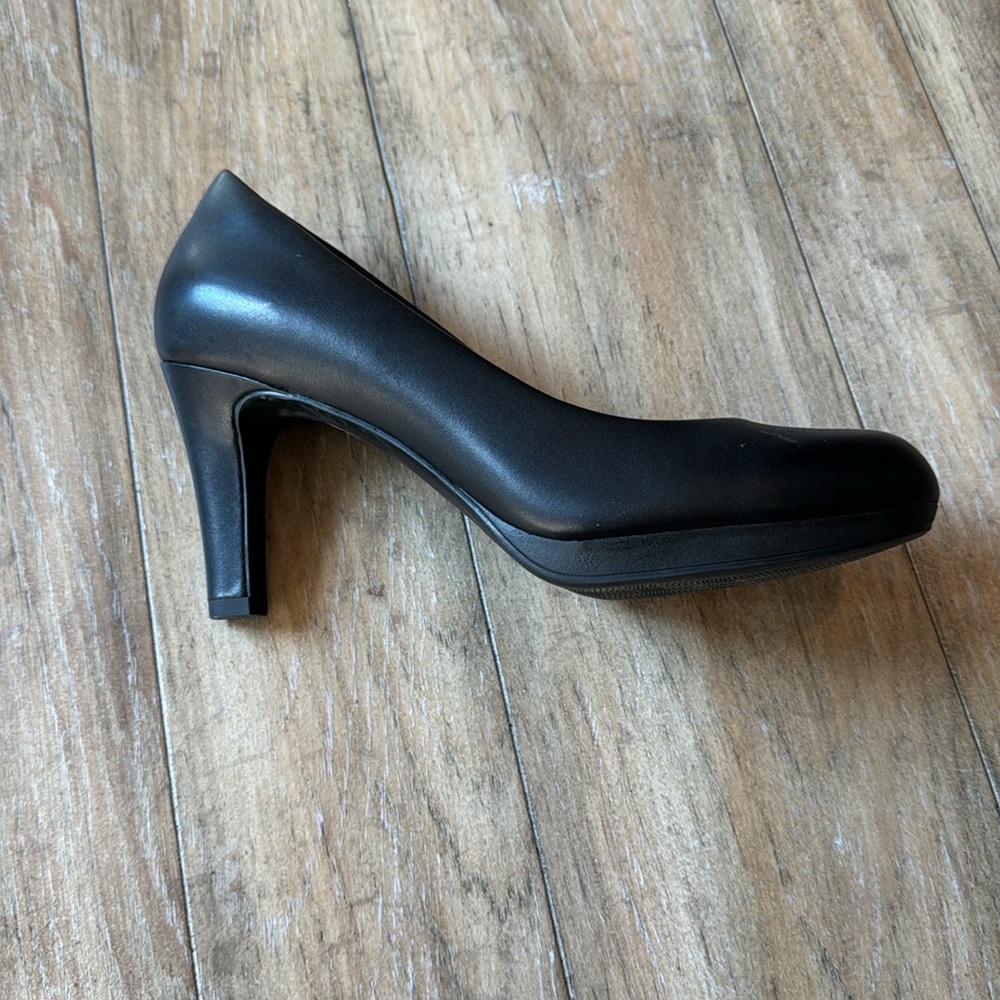 Clarks Collection Black Platform Heels Pumps - image 5